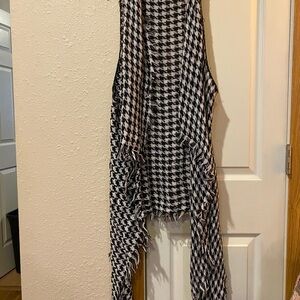 Zara Black and White Houndstooth Sweater Vest